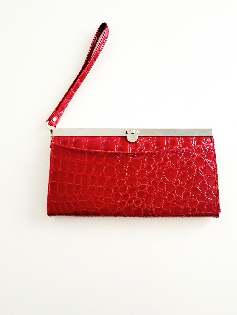 Red Croc-Embossed Wristlet Clutch - Unbranded
